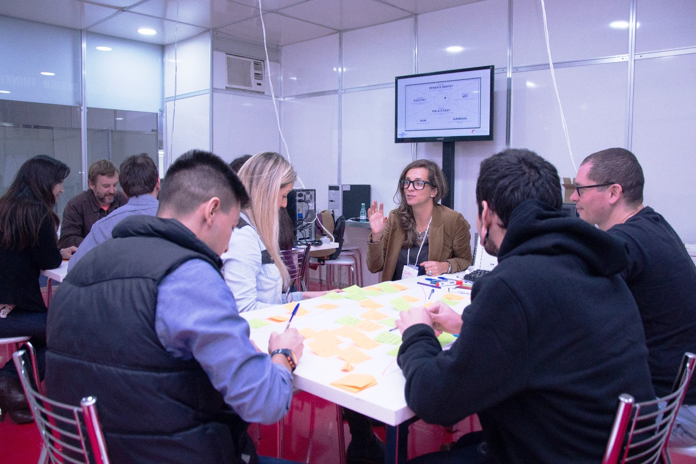 Oficina de Design Thinking destaca empatia na busca por soluções